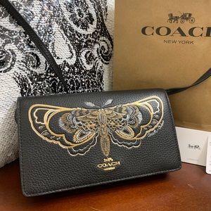 coach moth bag